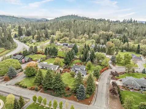 133 Kingsgate Way Grants Pass OR 97527