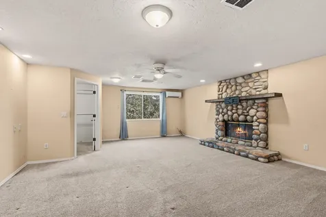 1704 NW Sunview Place Grants Pass OR 97526