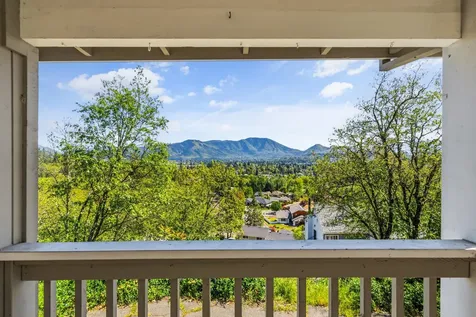 1704 NW Sunview Place Grants Pass OR 97526