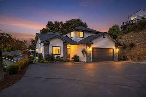 2315 Robertson Crest Grants Pass OR 97527