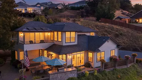 2315 Robertson Crest Grants Pass OR 97527