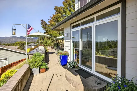 2315 Robertson Crest Grants Pass OR 97527
