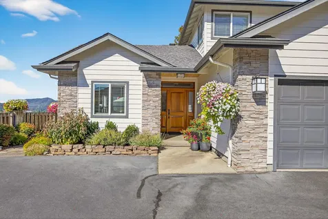 2315 Robertson Crest Grants Pass OR 97527