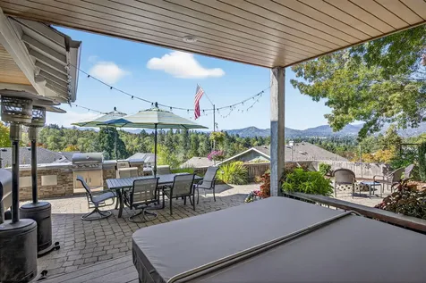 2315 Robertson Crest Grants Pass OR 97527