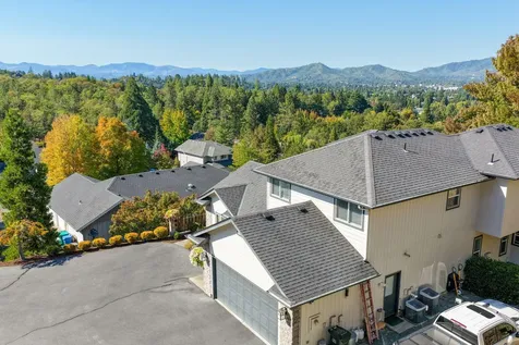 2315 Robertson Crest Grants Pass OR 97527