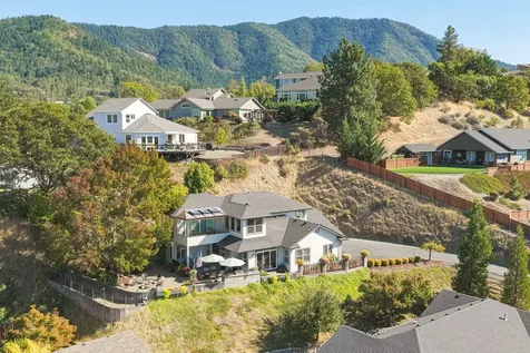 2315 Robertson Crest Grants Pass OR 97527