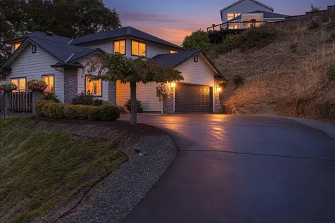 2315 Robertson Crest Grants Pass OR 97527