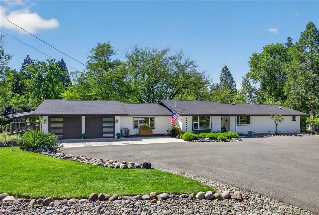 2050 Magnolia Avenue Medford OR 97501