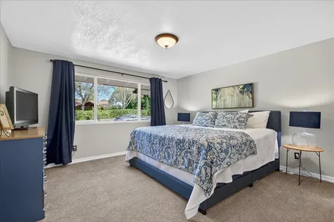 2050 Magnolia Avenue Medford OR 97501