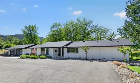 2050 Magnolia Avenue Medford OR 97501