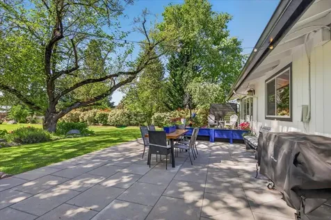 2050 Magnolia Avenue Medford OR 97501