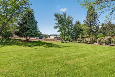 2050 Magnolia Avenue Medford OR 97501
