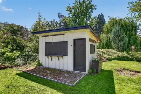 2050 Magnolia Avenue Medford OR 97501