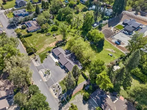 2050 Magnolia Avenue Medford OR 97501