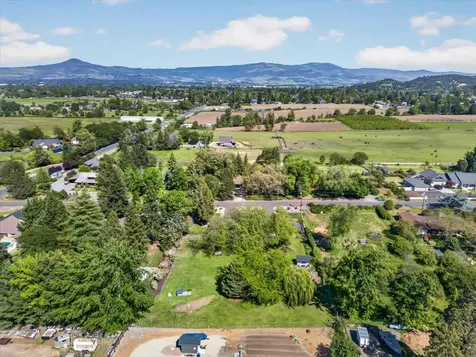 2050 Magnolia Avenue Medford OR 97501