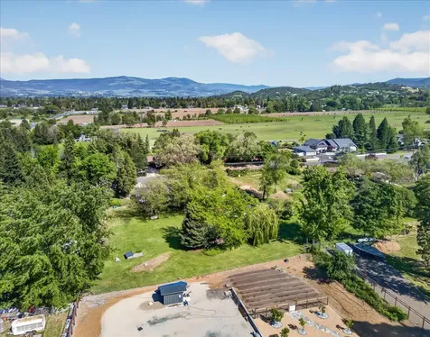 2050 Magnolia Avenue Medford OR 97501