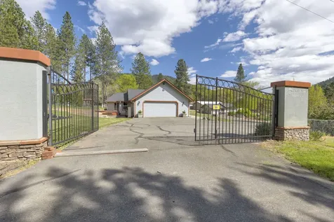 201 Hoffman Way Grants Pass OR 97526