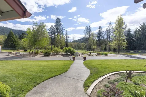 201 Hoffman Way Grants Pass OR 97526