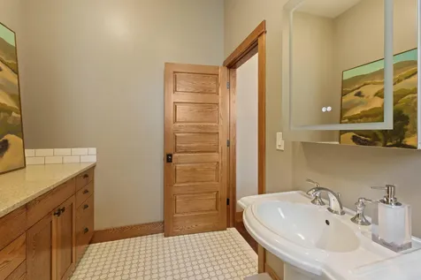 2322 NW High Lakes Loop Bend OR 97703