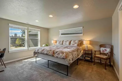 746 N Roundhouse Court Sisters OR 97759