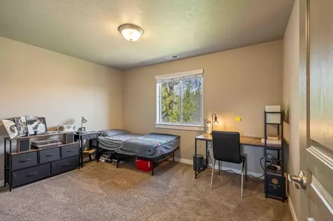 746 N Roundhouse Court Sisters OR 97759