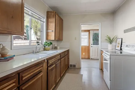 521 NW Georgia Avenue Bend OR 97703