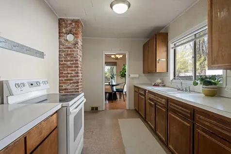 521 NW Georgia Avenue Bend OR 97703