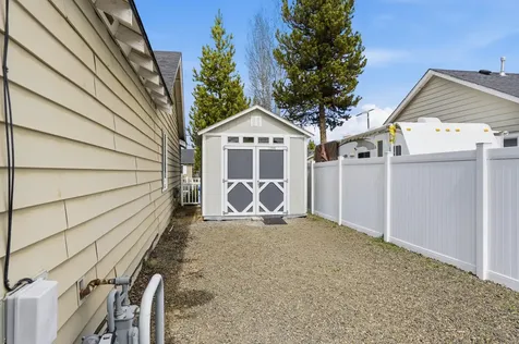 16693 Wyatt Drive La Pine OR 97739