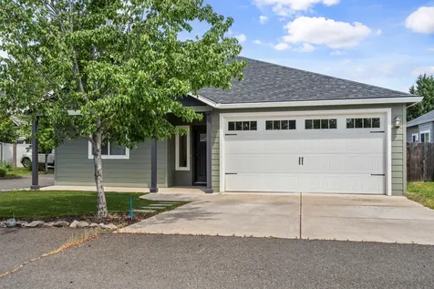 1350 Swayze Lane Medford OR 97501