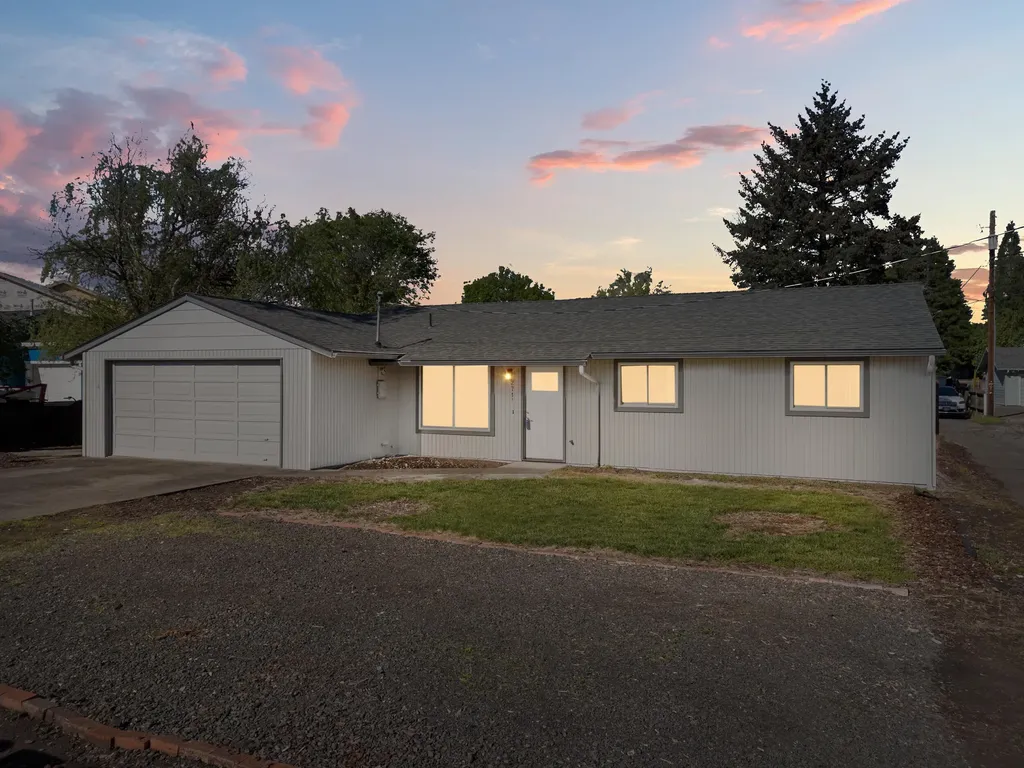 2711 Elliott Avenue Medford OR 97501