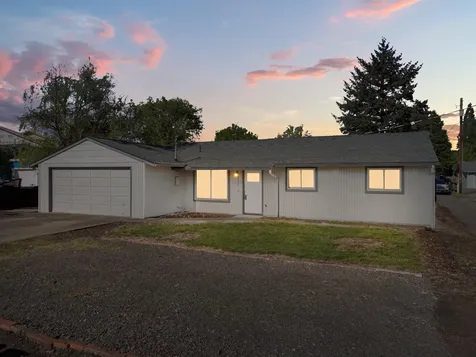 2711 Elliott Avenue Medford OR 97501