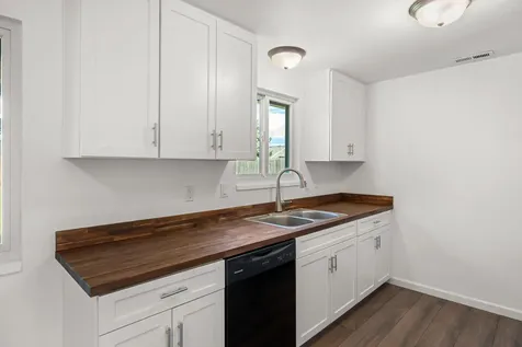 2711 Elliott Avenue Medford OR 97501