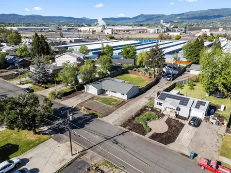 2711 Elliott Avenue Medford OR 97501