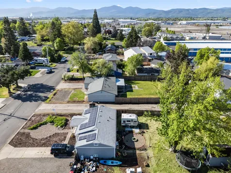 2711 Elliott Avenue Medford OR 97501