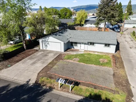 2711 Elliott Avenue Medford OR 97501