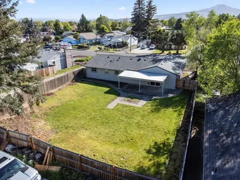 2711 Elliott Avenue Medford OR 97501
