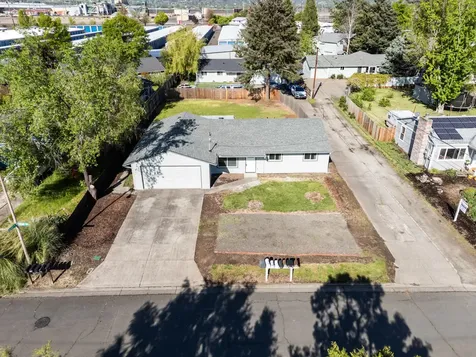 2711 Elliott Avenue Medford OR 97501