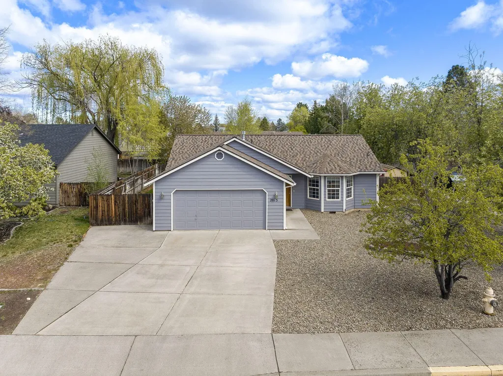 2813 SW Volcano Court Redmond OR 97756