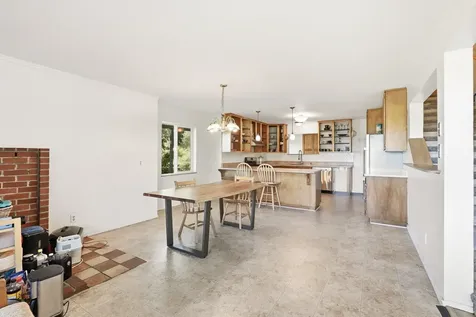 827 Summit Loop Grants Pass OR 97527