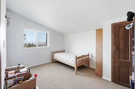 827 Summit Loop Grants Pass OR 97527