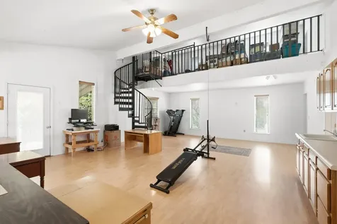 827 Summit Loop Grants Pass OR 97527