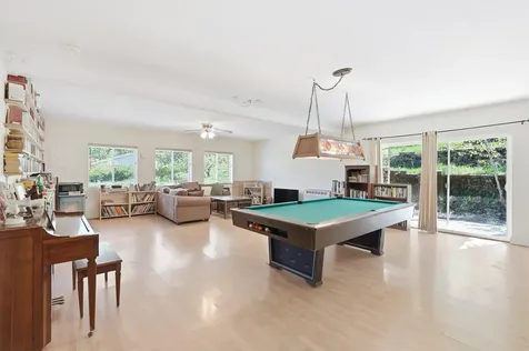 827 Summit Loop Grants Pass OR 97527