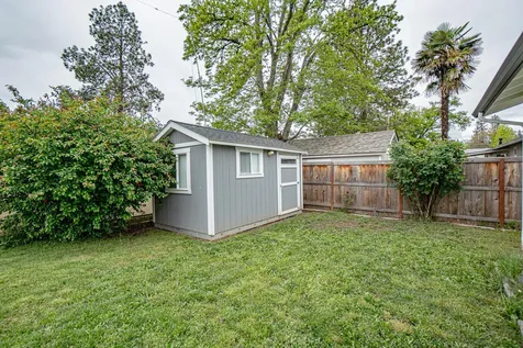 1457 SW Silver Maple Way Grants Pass OR 97526