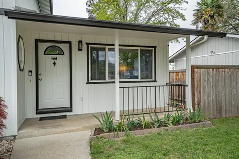 1457 SW Silver Maple Way Grants Pass OR 97526