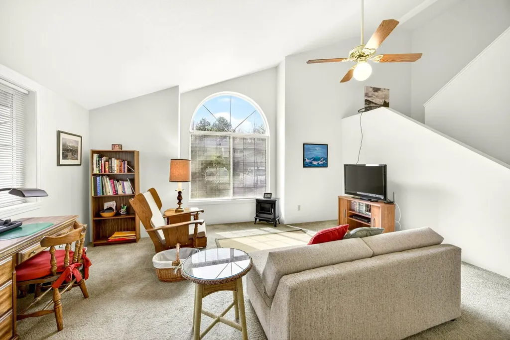 2122 Creek Drive Ashland OR 97520