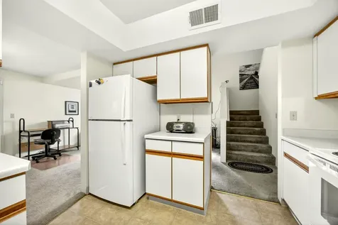 2122 Creek Drive Ashland OR 97520