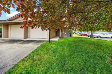 2122 Creek Drive Ashland OR 97520