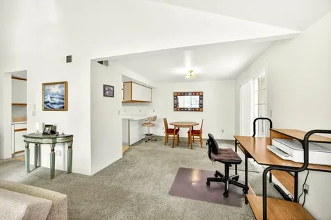 2122 Creek Drive Ashland OR 97520