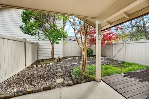 2122 Creek Drive Ashland OR 97520