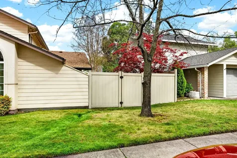 2122 Creek Drive Ashland OR 97520